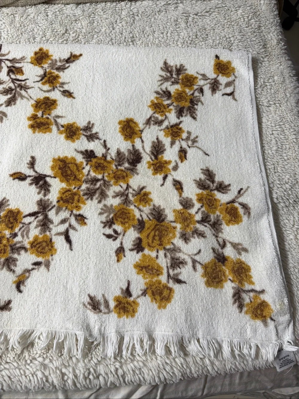 Martex Vtg All Cotton White yellow green Fringed Bath Towel made USA
